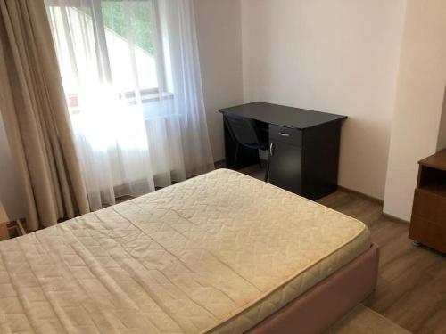 10 minute walking to Untold