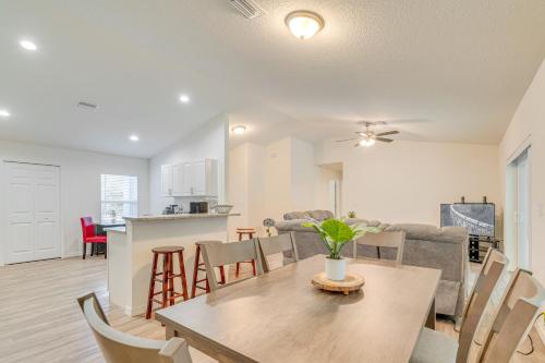 Near State Parks! Crystal River Home w/ Hot Tub in Inglis (FL)
