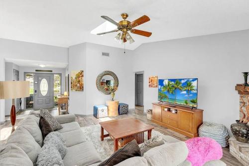 Tranquil Oasis 4BR Pool Home in Kelet-Orlando