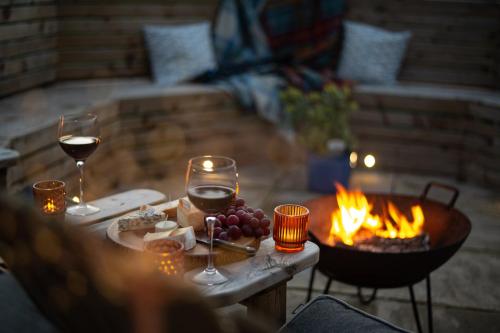 Dotări, Seaview Cabin Sleeps 2 -Hot Tub -Smart Tv -Parking in Newburgh