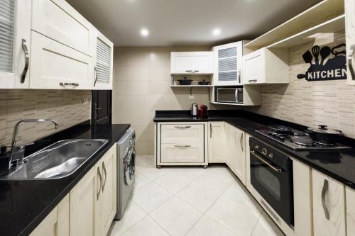 Flattering 2BDR - 5 min to Airport, Cairo (photo 6)