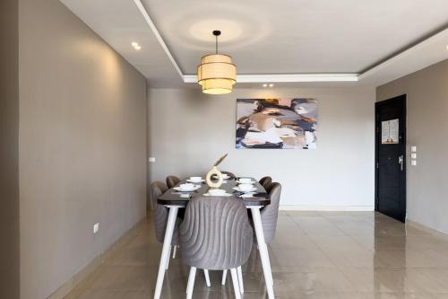 Flattering 2BDR - 5 min to Airport, Cairo (photo 9)