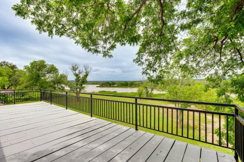 Granbury Home with Lake Views about 6 Mi to Boat Launch! in Granbury, USA