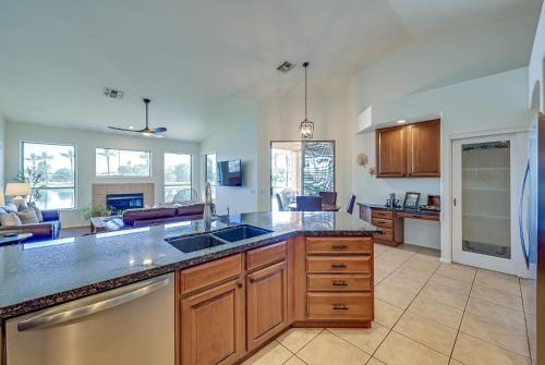 CRESCENT - Stunning Lake View with Pool, BBQ and Sunsets CRESCENT - Stunning Lake View with Pool, BBQ and Sunsets