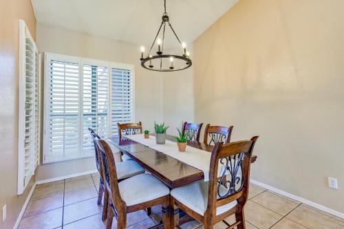 CRESCENT - Stunning Lake View with Pool, BBQ and Sunsets CRESCENT - Stunning Lake View with Pool, BBQ and Sunsets