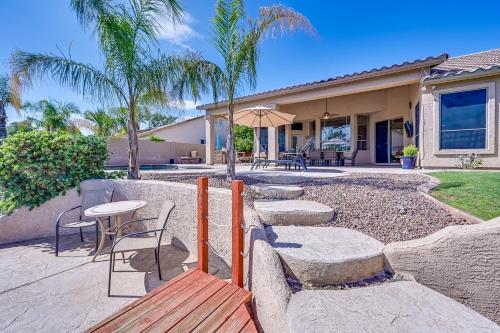 CRESCENT - Stunning Lake View with Pool, BBQ and Sunsets CRESCENT - Stunning Lake View with Pool, BBQ and Sunsets