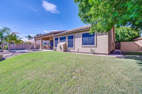 CRESCENT - Stunning Lake View with Pool, BBQ and Sunsets CRESCENT - Stunning Lake View with Pool, BBQ and Sunsets