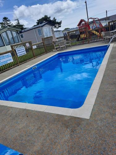 Skats, Amroth Bay holiday caravan in Amroth