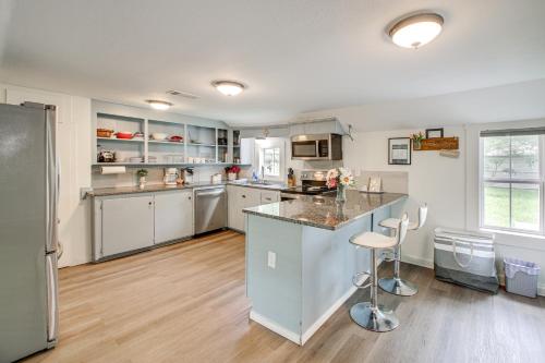 Charming Hot Springs Home 2 Mi to Bathhouse Row! in Hot Springs, USA