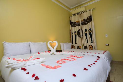 Royal Bella Casa Pyramids Inn - image 8