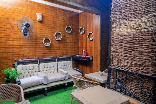 Royal Bella Casa Pyramids Inn