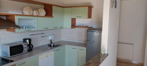 Apartma z dvema spalnicama in teraso, Portorose (foto 7)