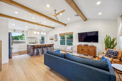 Modern Mid-Century Retreat in West Chester, USA
