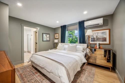 Modern Mid-Century Retreat in Exton