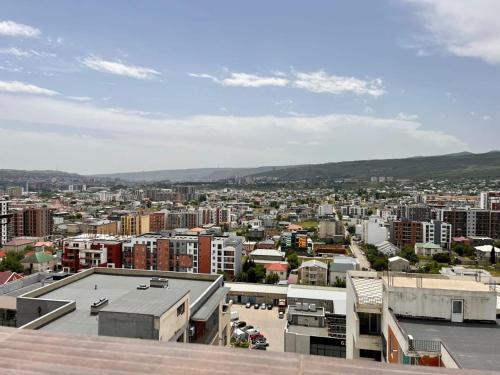 15th Floor flat with Fireplace & 3 big Balconies, Tbilisi (zdjęcie 7)