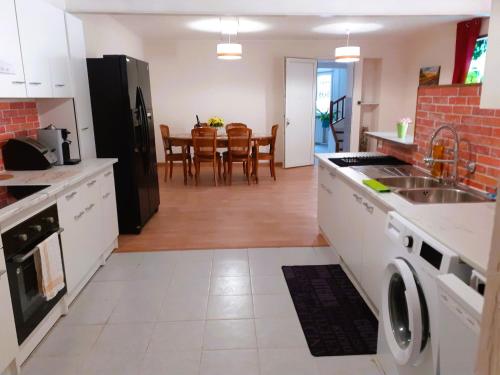 virtuve, Gîte ArtMonie (Gite ArtMonie) in Raissac-d'Aude