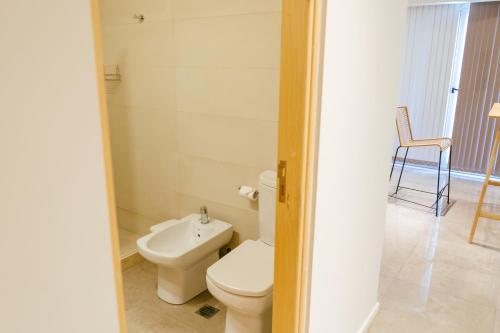 One-Bedroom Apartment image 9
