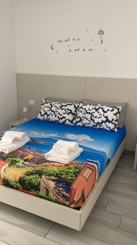 Double Room with Balcony image 2
