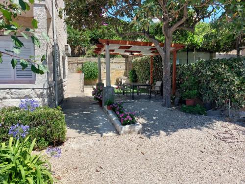 Apartment Karmen by the sea