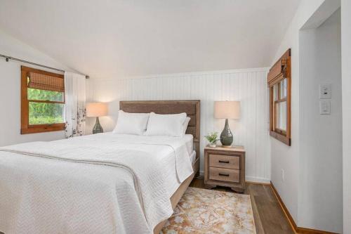 2min walk Downtown - Outdoor Patio - Pet Friendly in Saugatuck, USA