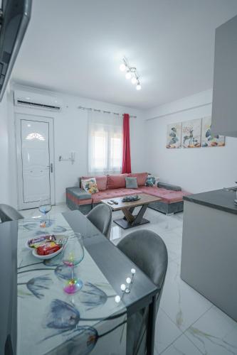 Maria's Home - Αηδόνι