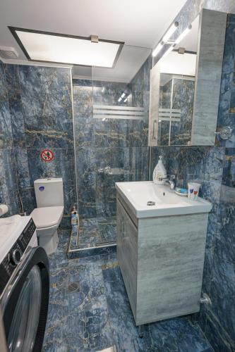 淋浴間, Maria's Home in 卡納拉基