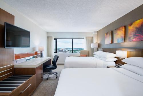Delta Hotels by Marriott Regina Room Type - Deluxe Room with Two Queen Beds