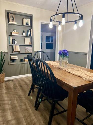 Quaint City Cottage Bremen, Ga in บรีเมน (GA)