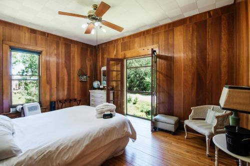 Jack Room BW Boutique Hotel in Central Lake, USA