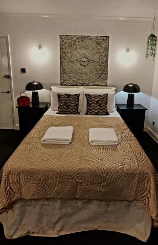 Rose Homestay Brighton - Free parking Ensuite studio room near Brighton Uni
