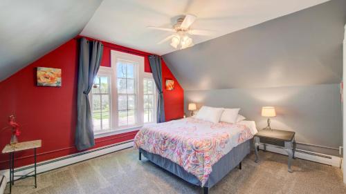 Blue Iris House - 5 Beds Walking Distance to Beach in Lake City, USA