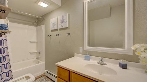 Blue Iris House - 5 Beds Walking Distance to Beach in Lake City, USA