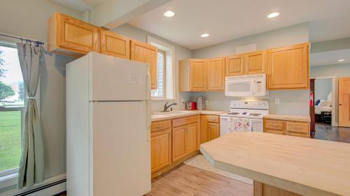 Kitchen, Snowdrop Apartment - Just 10 Minutes to the Beach! in Lake City (MN)