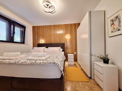 Two-Bedroom Apartment image 6