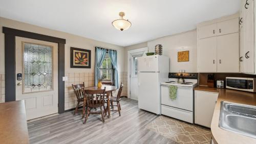 Jasmine Apartment - 3 Blocks from Lake Pepin in Lake City, USA