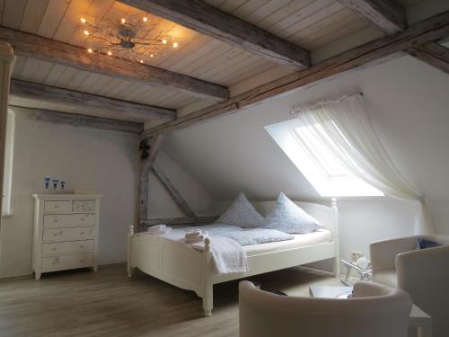 Märchenpension Rotkäppchen und der Wolf in Großwaltersdorf, Deutschland