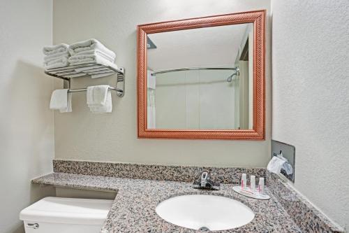 Travelodge by Wyndham Iowa City in Iowa City, USA
