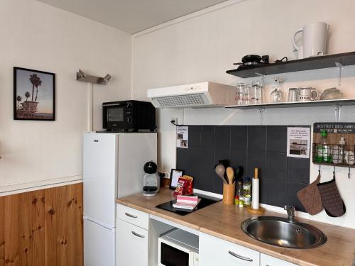 Konyha, Studio 26m2 avec Parking privé - Le Central Élégance - BY PRIMO C0NCIERGERIE (ORLEANS CENTRE PROCHE GARE - Appartement fonctionnel Residence calme Parking prive gratuit - LE CENT) in Chateaudun-Bannier