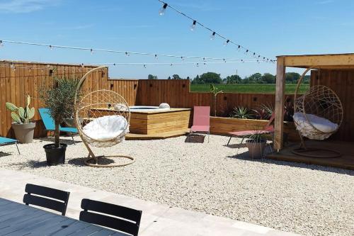 Jardín, Chalet industriel avec filet et spa in Montbazon