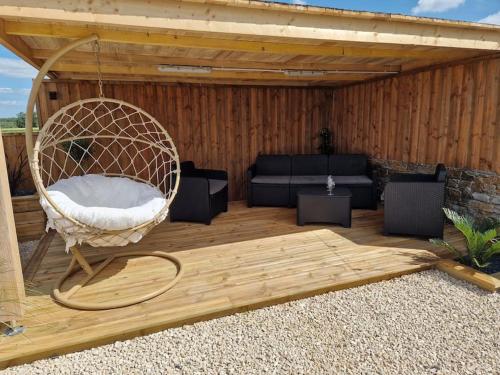 Instalaciones, Chalet industriel avec filet et spa in Montbazon