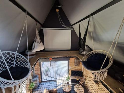 Chalet industriel avec filet et spa in Montbazon