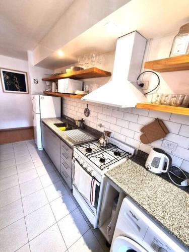 One-Bedroom Apartment image 4