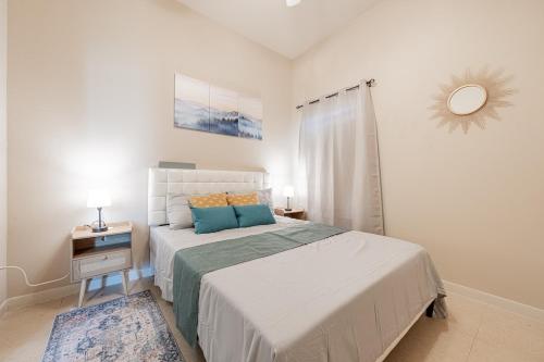 4210 Y1 cozy 3BR near Pelican Island Seawolf PKWY in Galveston, USA