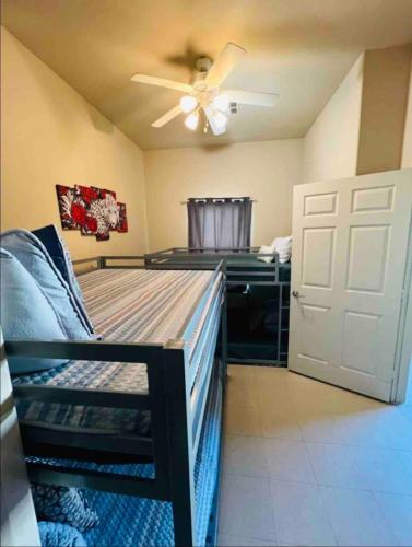 4210 Y1 cozy 3BR near Pelican Island Seawolf PKWY in Galveston, USA