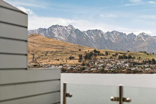 Point View lake and mountain views close to CBD - image 14