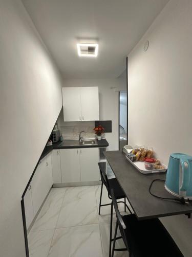Deluxe Room (2 Adults + 1 Child) image 3