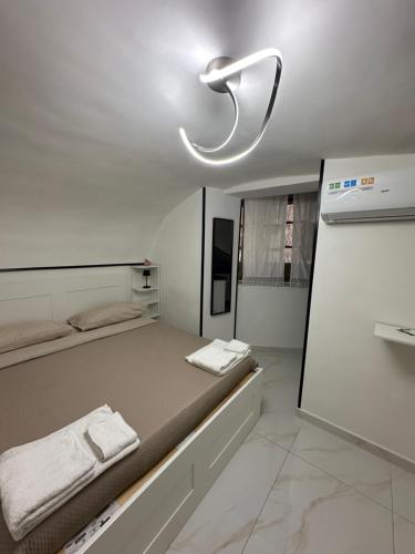 Deluxe Room (2 Adults + 1 Child) image 8