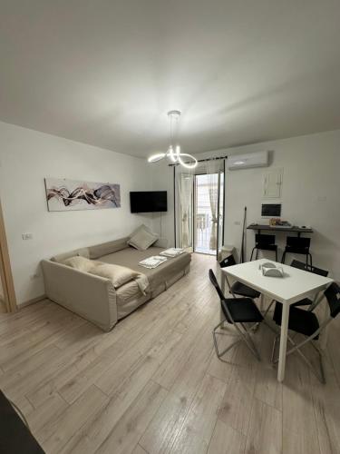 Deluxe Family Room image 8