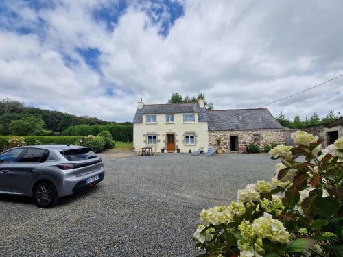 Viesnīcas āriene, Cottage in Brittany near Monts dArree in Plouegat Moysan