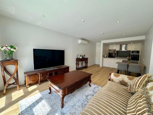 Brand New Stylish 2BR with Patio in Petone Brand New Stylish 2BR with Patio in Petone